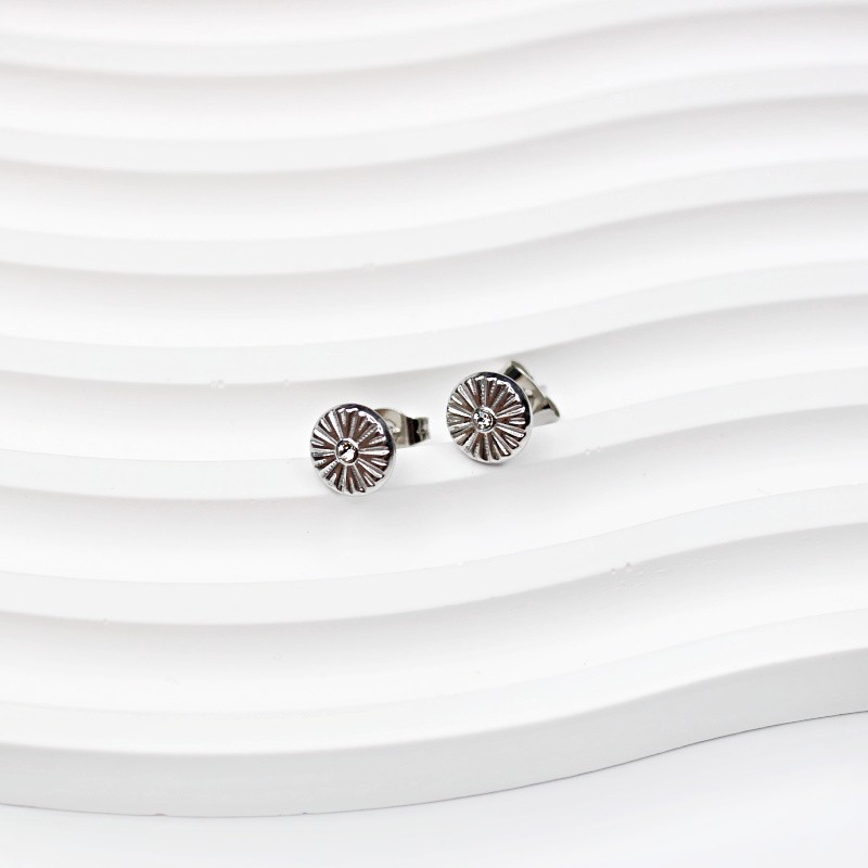 Round stud earrings with a crystal 8 mm / 316L surgical steel / 2 pcs ASSE006