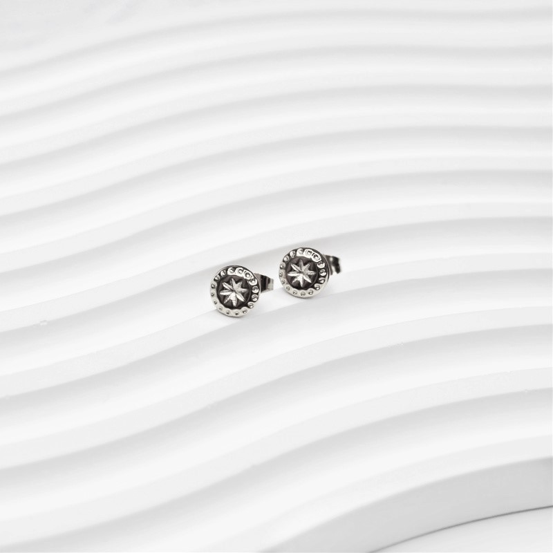 Round stud earrings with a star 7mm / surgical steel 316L / 2 pcs ASSE111