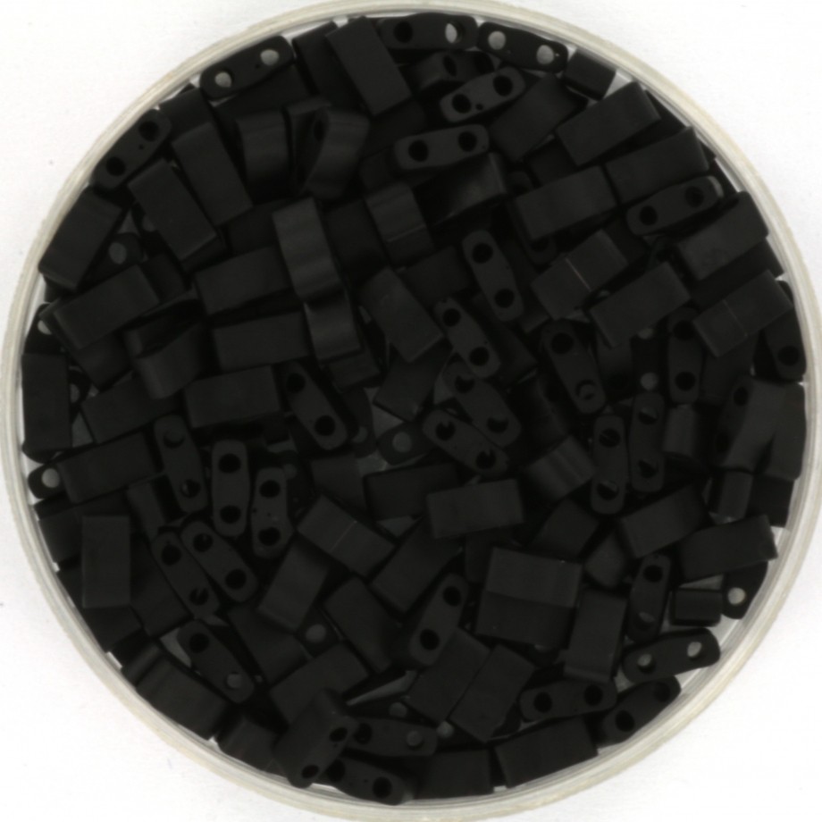 Koraliki Miyuki Half Tila 2.3x5mm/ opaque matte black 5g/ MITL2-401F