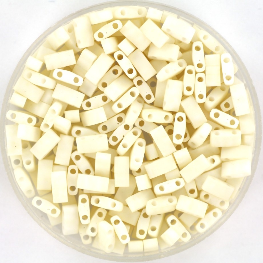 Miyuki Half Tila beads 2.3x5mm/ opaque matte cream 5g/ MITL2-2021