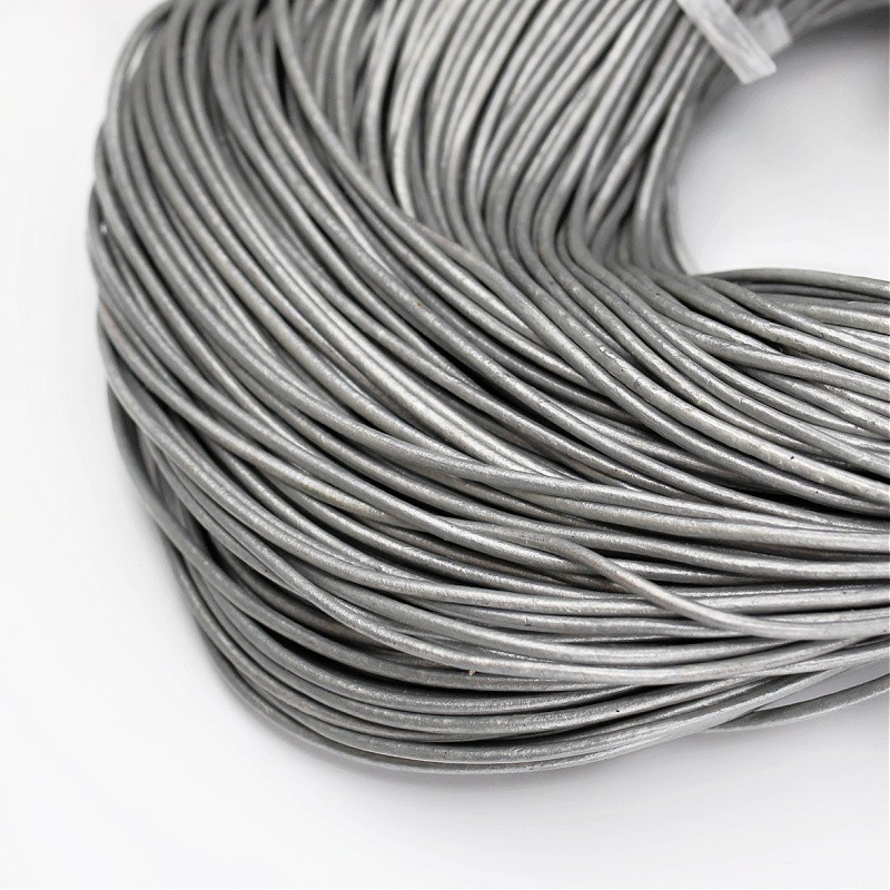 Leather strap, light silver metallic 1.5mm, with a spool of 1m RZ15S13