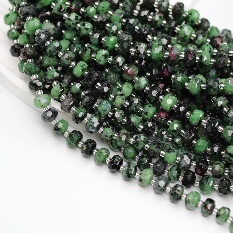 Zoisite with ruby / faceted donuts approx. 8x6mm 26 pcs / KARZ86 string