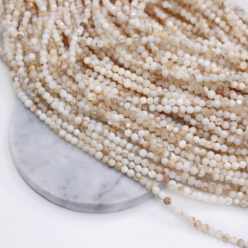 Mother of pearl beads/ light beige/ balls 4mm/ 38cm MUKU0405