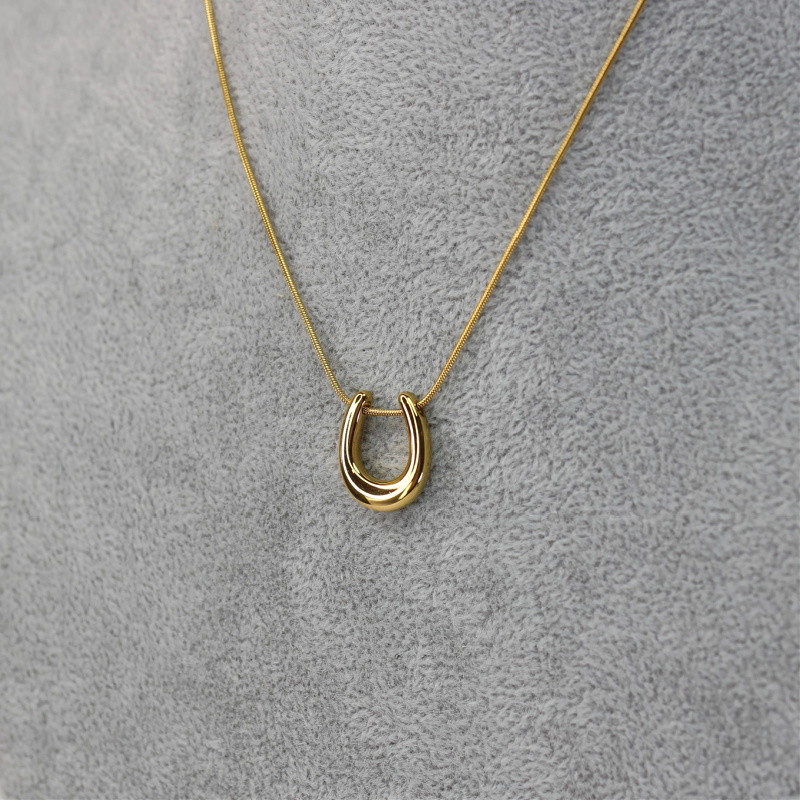 Necklace round snake/ horseshoe/ surgical steel 46cm BGN072