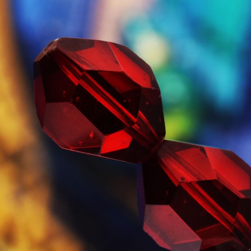 Koralik bryłka ze szkła kryształowego szlifowanego czerwony 24x16x14mm 1szt SZSZWCZ2201