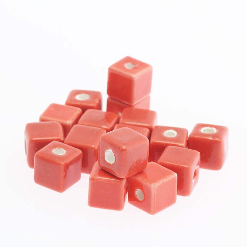 Ceramic cube 8mm red 3pcs CKO08C03