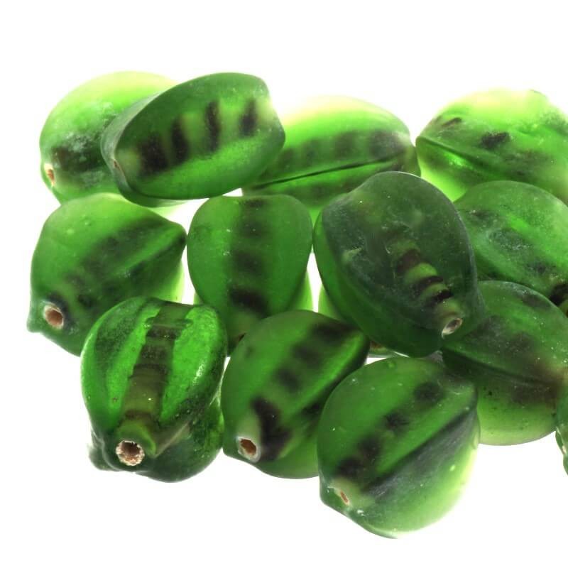 Carambola bead, mat green 16x12mm, 3pcs SZMAIK002