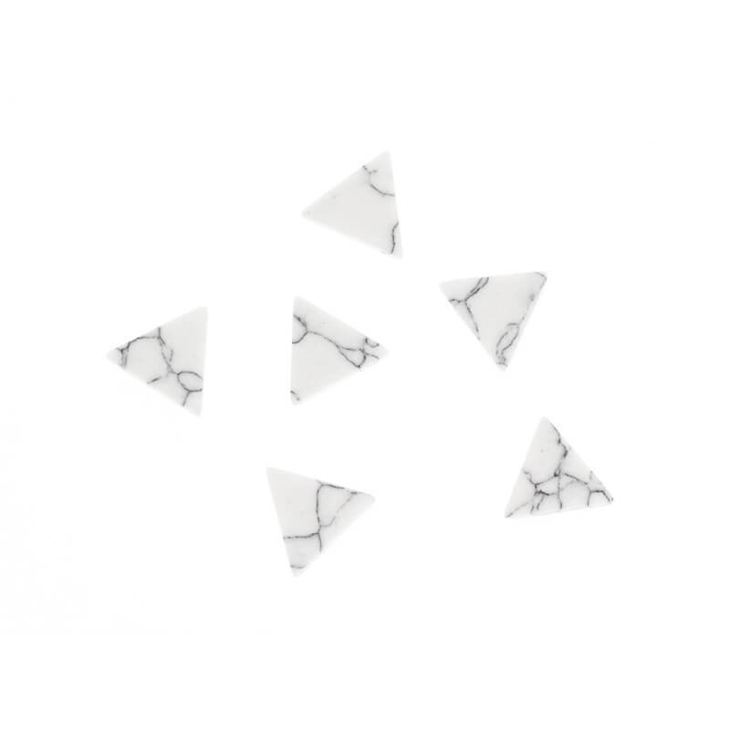 Kaboszon płaski trójkąt howlit biały 8x2mm 1szt KBH009