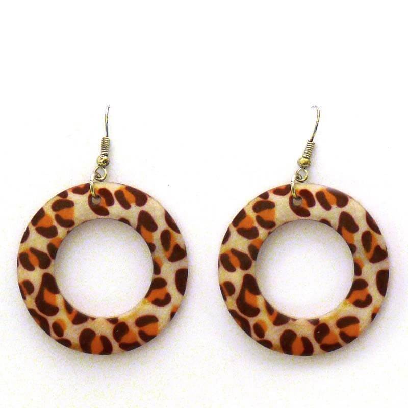 Mother of pearl earrings with leopard hole MP057