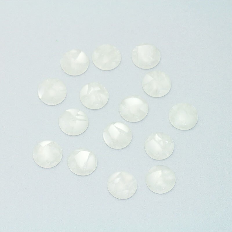 Resin cabochons with shell / 10mm / cream / 4 pcs KBAD1001