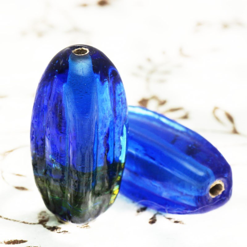 Glass beads / 8x20mm olives / blue / 2pcs SZZWOL004