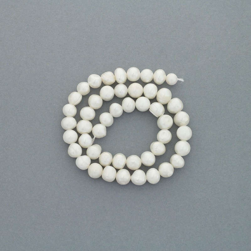 Freshwater pearls / white rope 46pcs / oval / 8-9mm PASW181