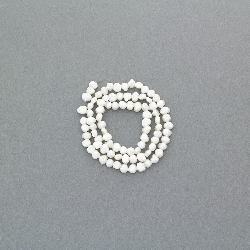 Freshwater pearls / white rope 38cm / irregular / 4mm PASW141N