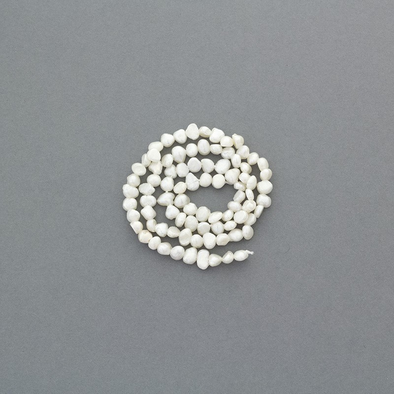 Freshwater pearls / white rope 38cm / irregular / 4.5mm PASW147N