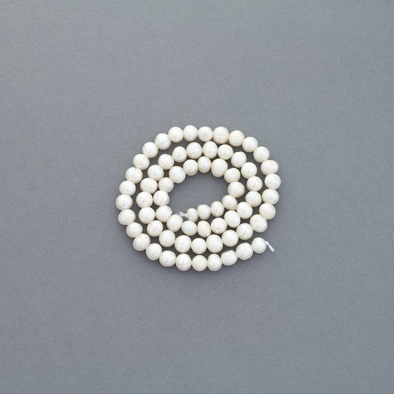 Freshwater pearls / white rope 38cm / oval / 5.6mm PASW151N