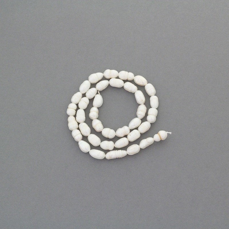 Freshwater pearls / white rope 38cm / oval / 5-6mm PASW158