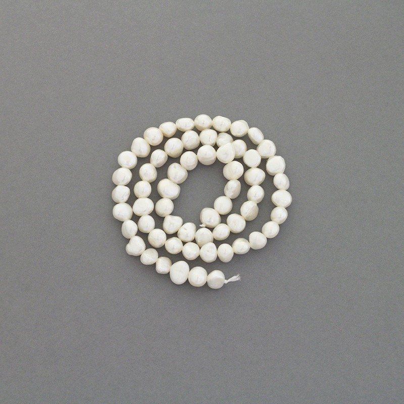 Freshwater pearls / white rope 38cm / irregular / 6-7mm PASW162