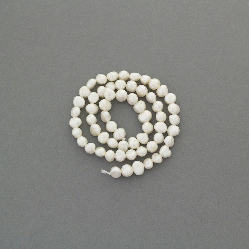 Freshwater pearls / white rope 38cm / irregular / 6-7mm PASW162