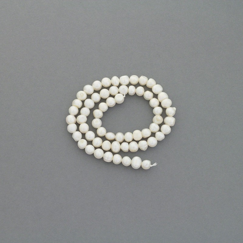 Freshwater pearls / white rope 38cm / irregular / 6-7mm PASW164
