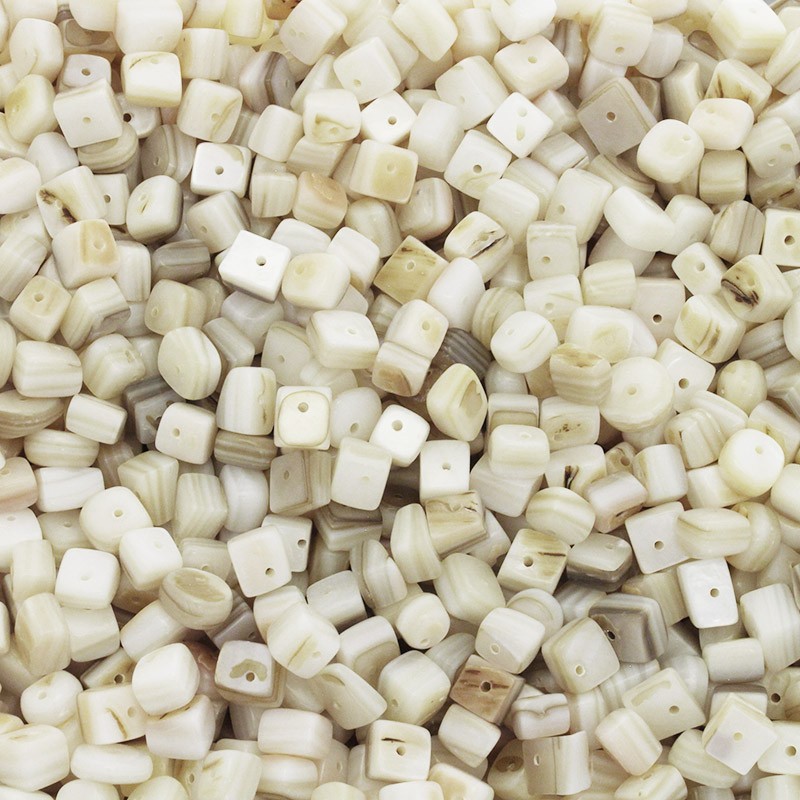 Beads, chaff cube / shells / white / 50 grams / MU150