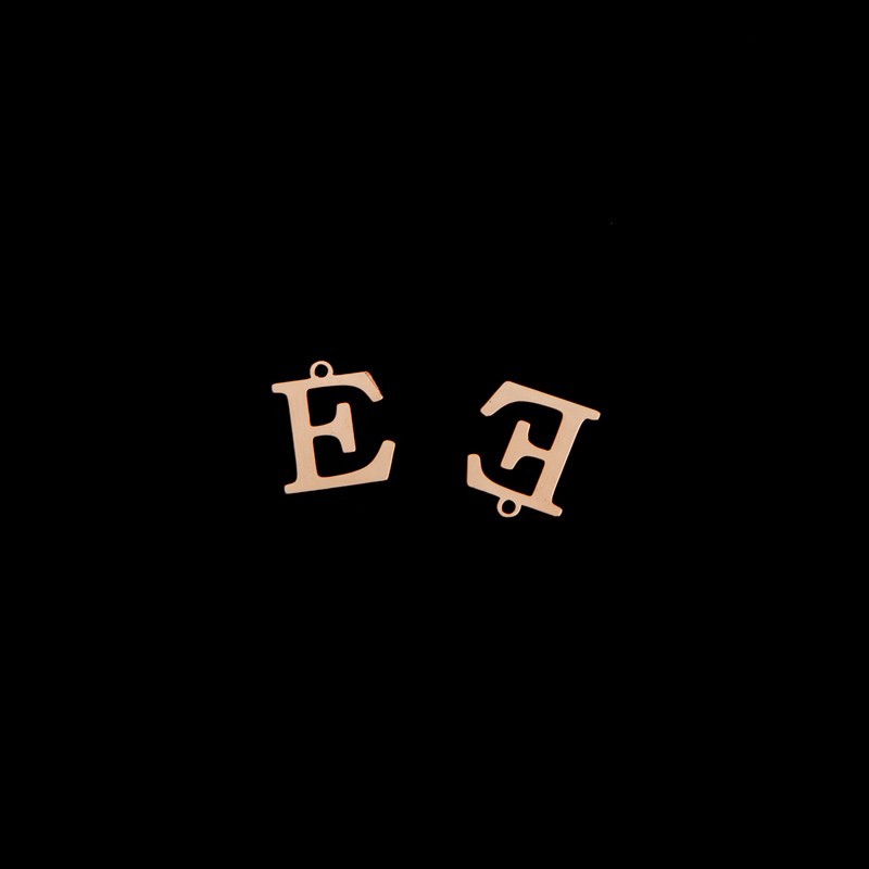 Zawieszka litera "E" / złoty/ 13x15mm 1szt AKGLE