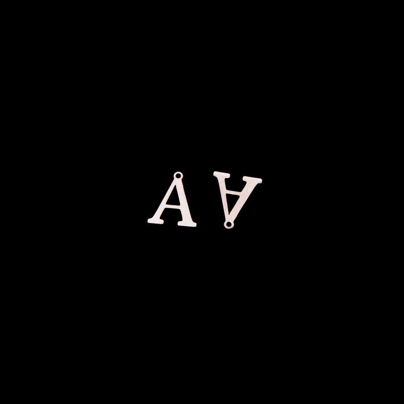 Zawieszka litera "A" / platynowy/ 13x15mm 1szt AKGLAP