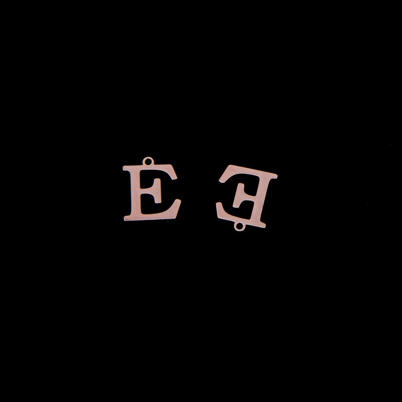 Zawieszka litera "E" / różowe złoto/ 13x15mm 1szt AKGLER