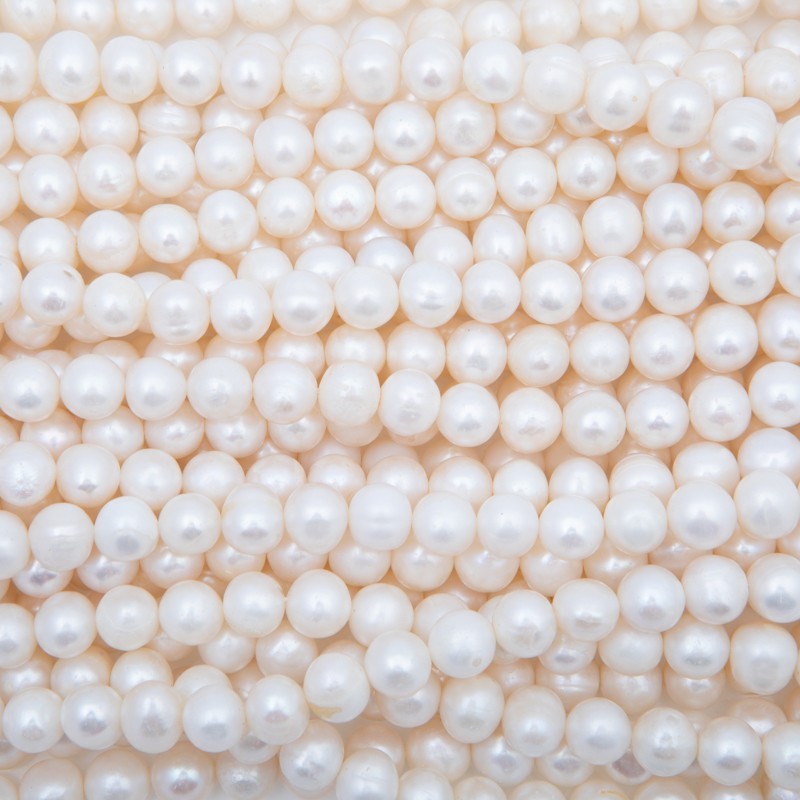 Freshwater pearls / white rope 38 cm / round 9-10mm PASW241