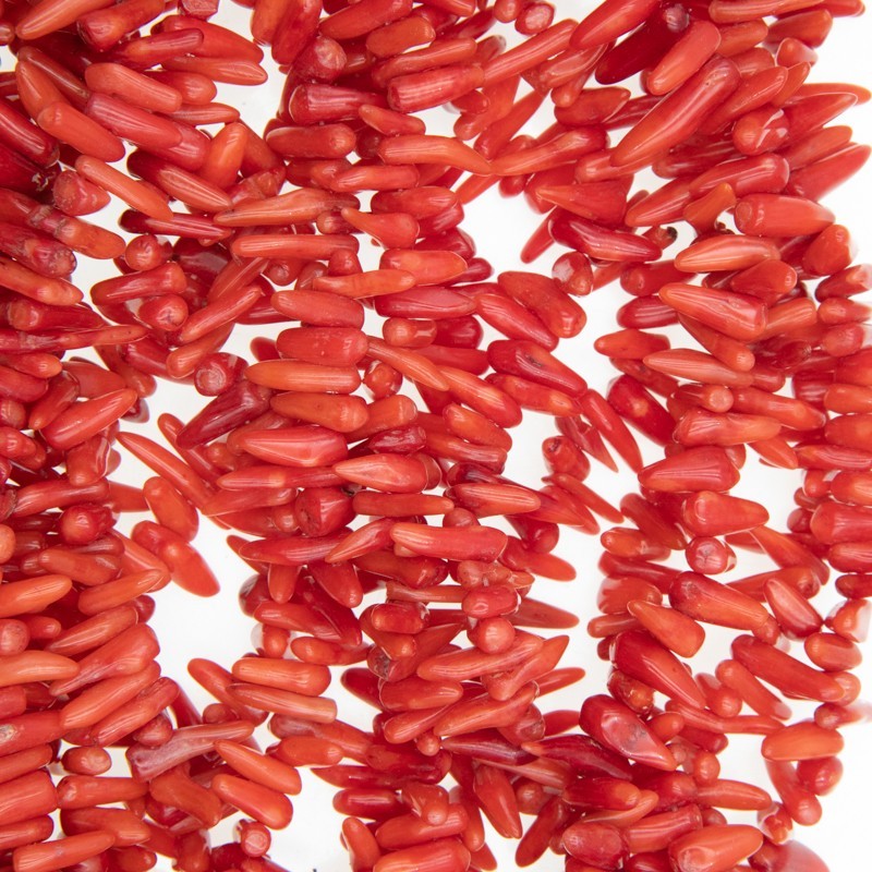 Coral red / chaff approx.12mm / rope 45cm / KAKC78