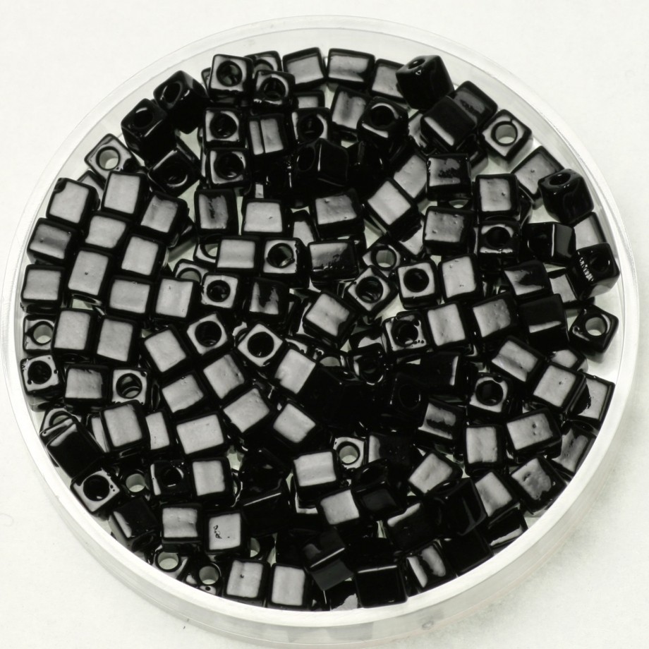 Miyuki Cubes 3mm beads / opaque black 5g / MICU3-401