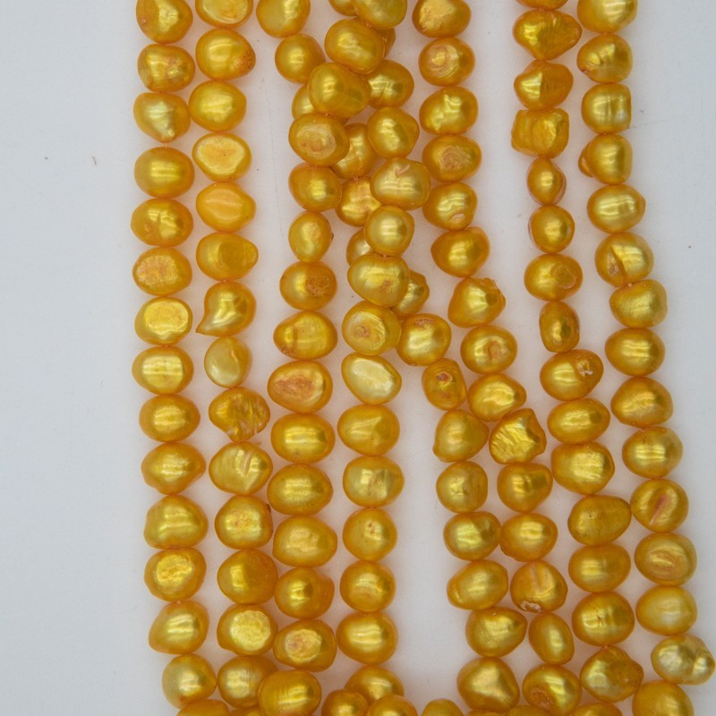 Perły barwione/ żółte złoto/ sznur 40cm/ nieregularne / 8-9mm PASW276