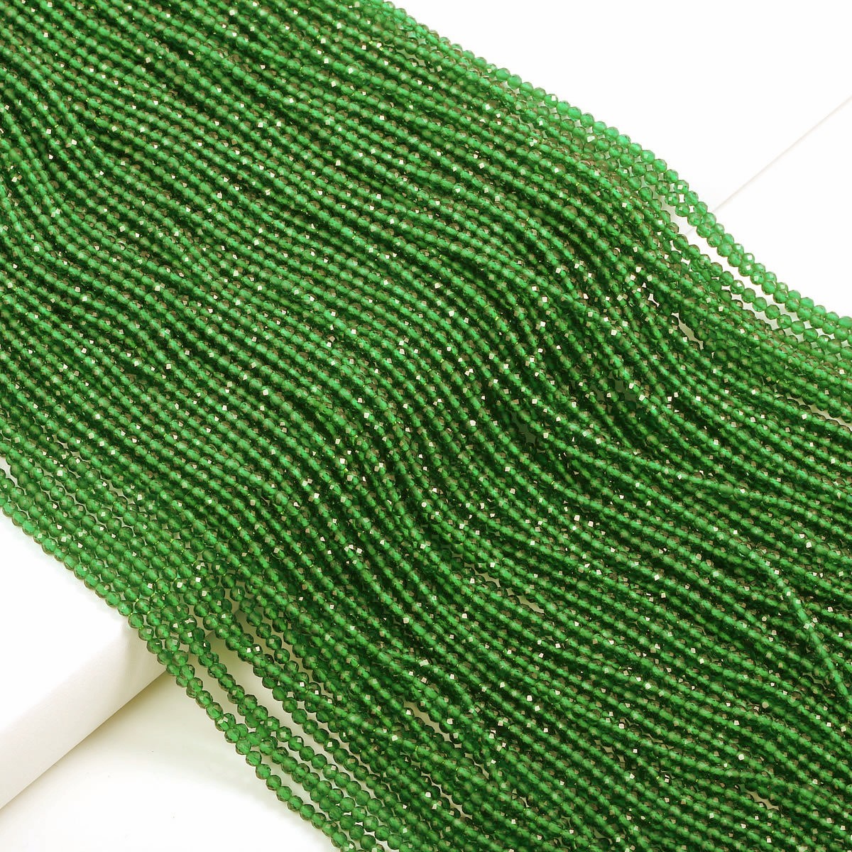 Koraliki zielony spinel/ kulki fasetowane 2mm/ 240sztuk KASGRF0201