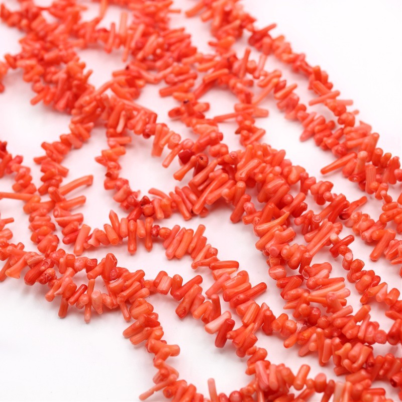 Orange coral/ chaff 10-15mm/ string 37cm/ KAKC75B