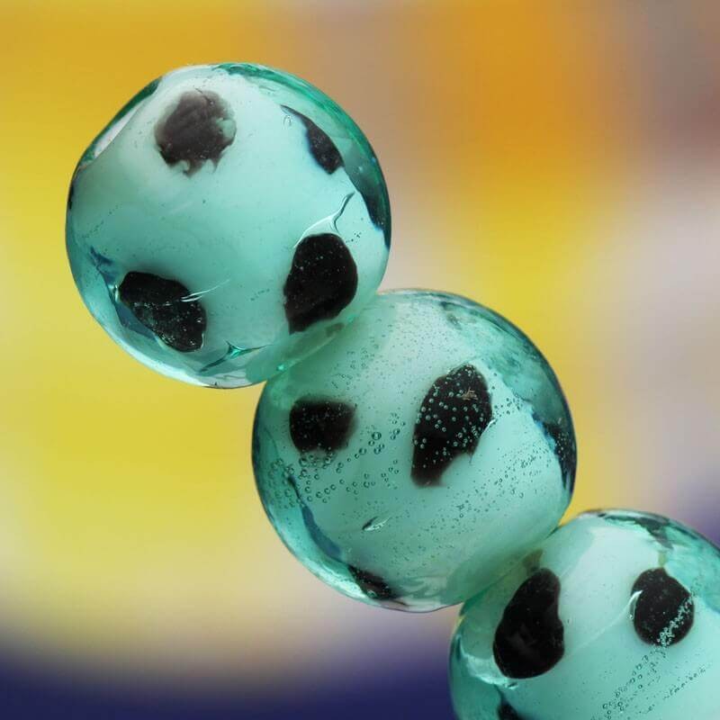 Lampwork ball with turquoise dots 12mm 2pcs TRAIL 062