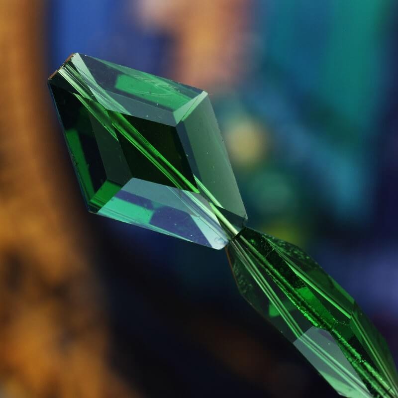 Crystal bead green 28x19x8mm 1pc SZSZFB2801